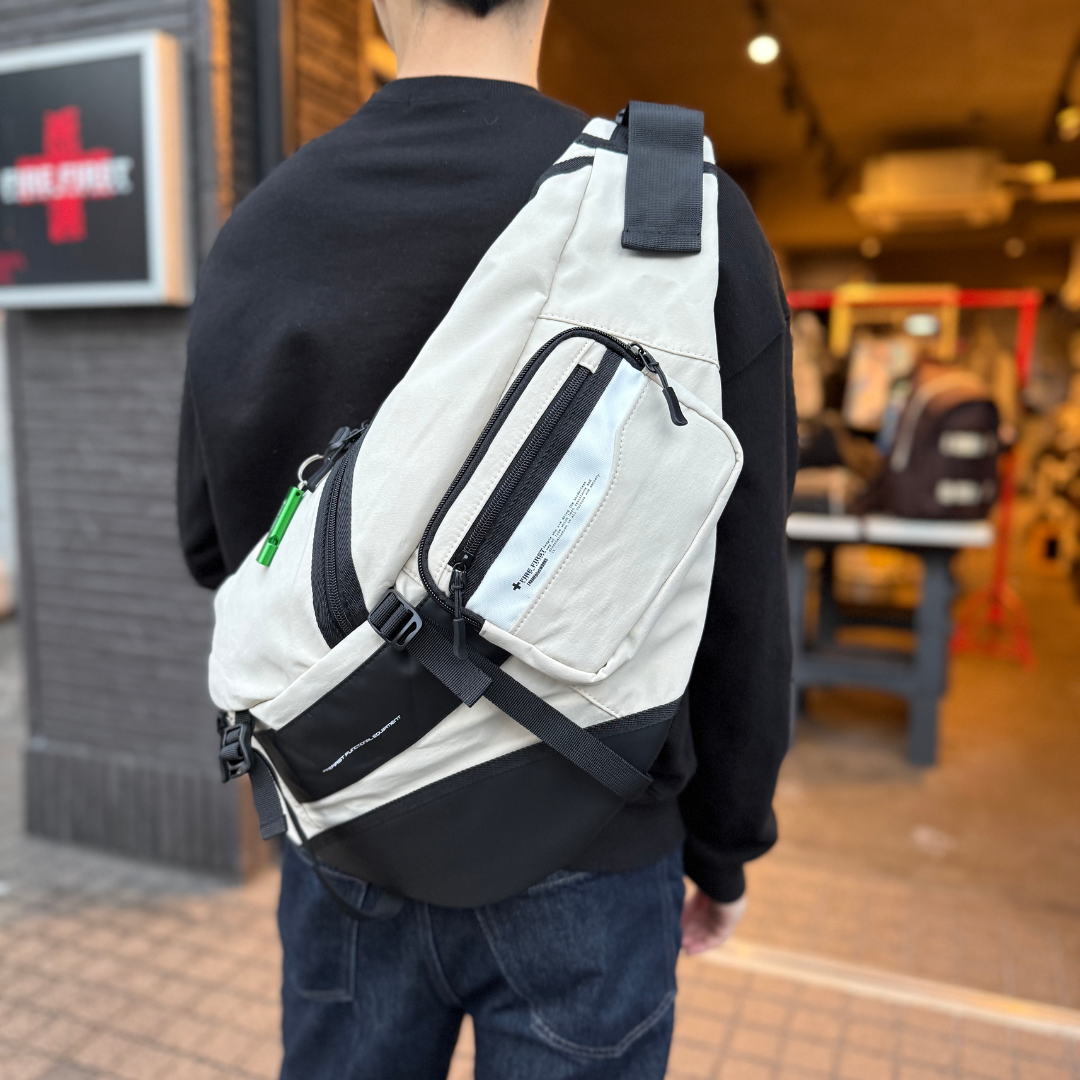 FFIM-206 FIRE FIRST ボディバッグ A4 バナナ型 ショルダー 13L 大容量 FFIM-206 FIRE FIRST ボディバッグ A4 バナナ型 ショルダー 13L 大容量