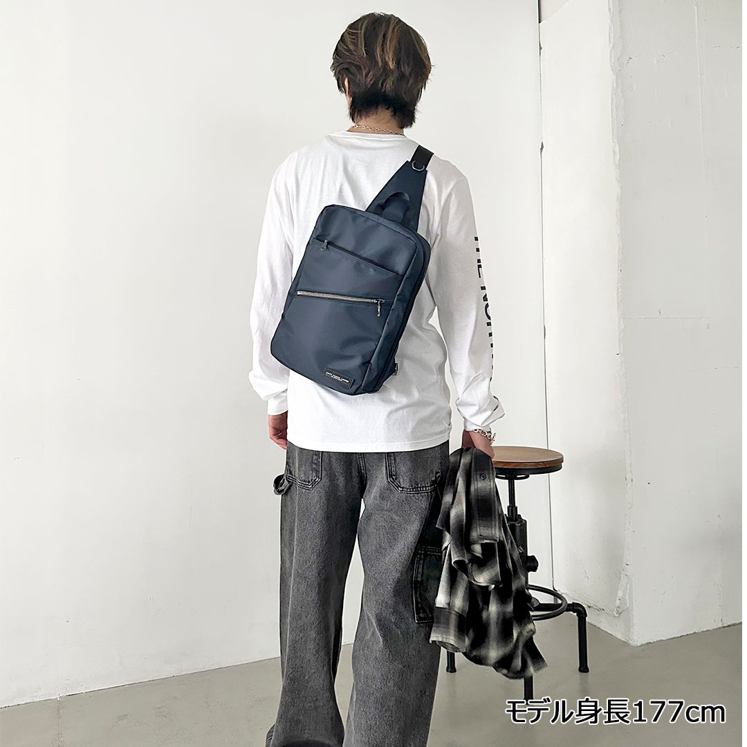 MFP-216N　保冷・保温機能ポケット付きボディバッグ